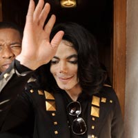 Michael Jackson's Face 'Appears' On Tree Stump - Photos Michael Jackson's Face 'Appears' On Tree Stump - Photos